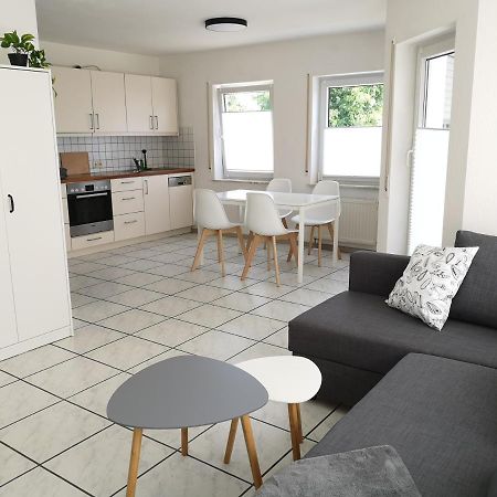 Familienfreundliche Ferienwohnung Mit Wohlfuehlbalkon Und Kostenlosem Parkplatz Nahe Messe Und Bodensee Meckenbeuren Luaran gambar