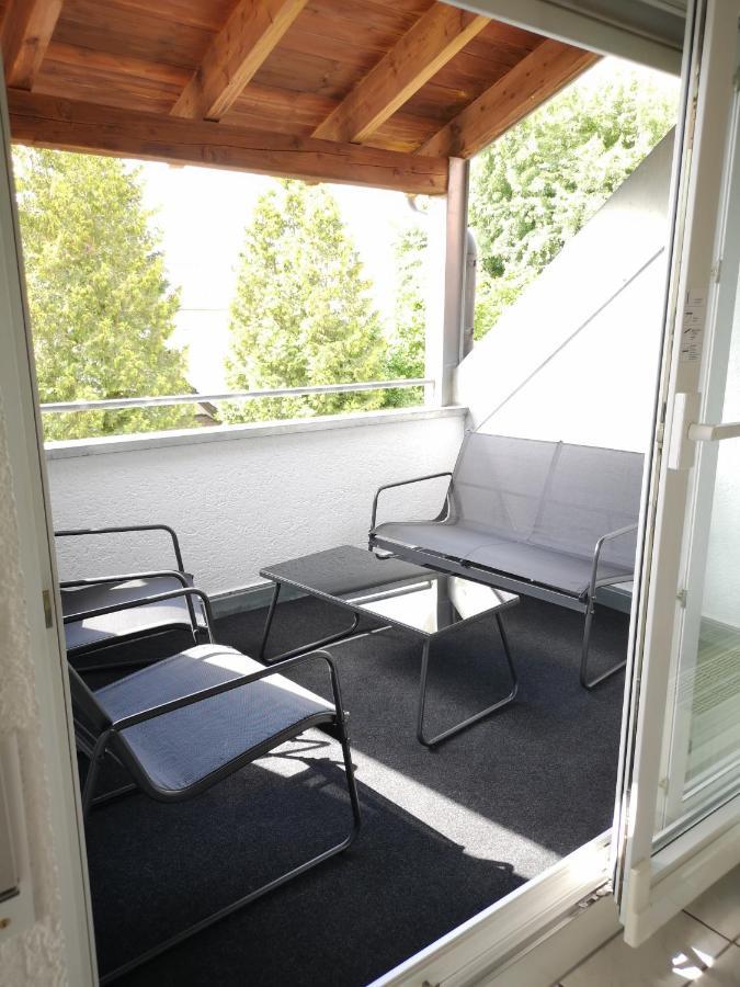 Familienfreundliche Ferienwohnung Mit Wohlfuehlbalkon Und Kostenlosem Parkplatz Nahe Messe Und Bodensee Meckenbeuren Luaran gambar
