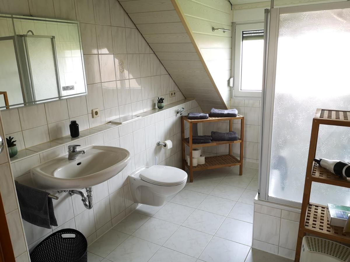 Familienfreundliche Ferienwohnung Mit Wohlfuehlbalkon Und Kostenlosem Parkplatz Nahe Messe Und Bodensee Meckenbeuren Luaran gambar