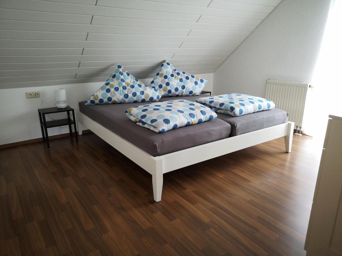 Familienfreundliche Ferienwohnung Mit Wohlfuehlbalkon Und Kostenlosem Parkplatz Nahe Messe Und Bodensee Meckenbeuren Luaran gambar