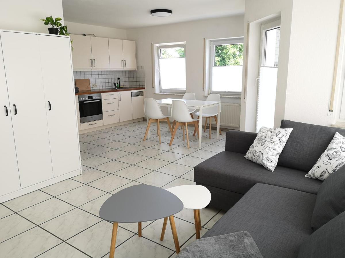 Familienfreundliche Ferienwohnung Mit Wohlfuehlbalkon Und Kostenlosem Parkplatz Nahe Messe Und Bodensee Meckenbeuren Luaran gambar